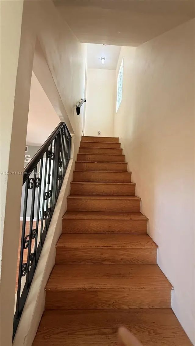 4 of 5 - 8740 Ne 2nd Avenue #8740, El Portal, FL