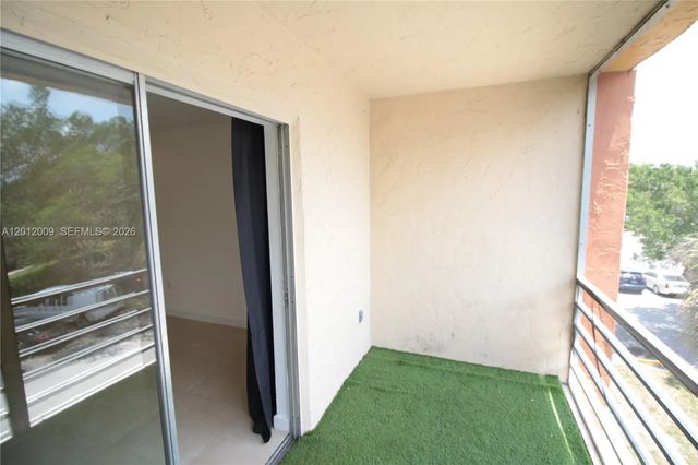 4 of 45 - 4314 Nw 9th Avenue #4-3c, Deerfield Beach, FL