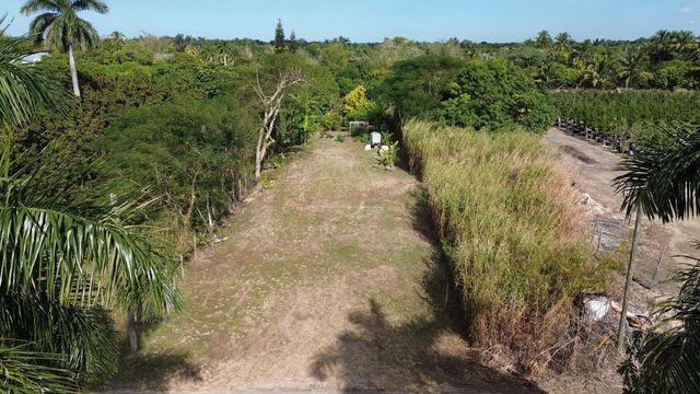 3 of 4 - 0 Sw 253rd  Streets, Unincorporated, FL