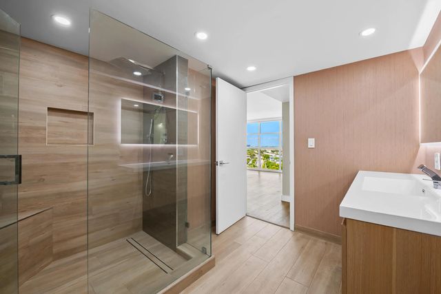 5 of 45 - 600 Parkview Drive #1029, Hallandale Beach, FL