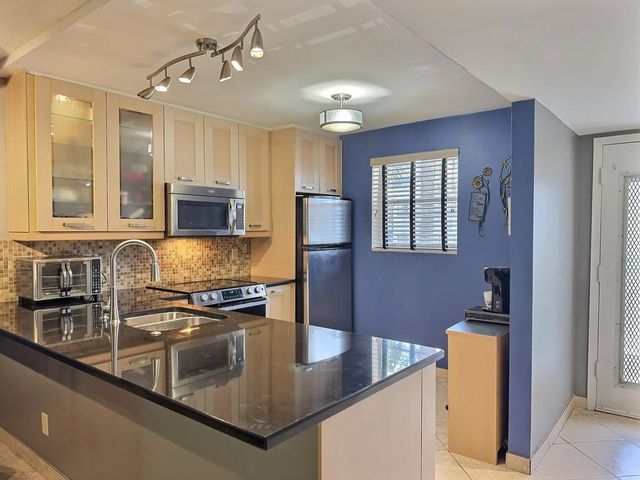 3 of 36 - 3150 Holiday Springs Boulevard #8-204, Margate, FL
