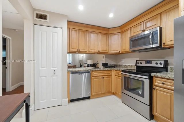 4 of 22 - 8826 W Mcnab Road #304, Tamarac, FL