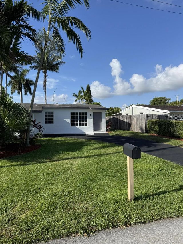 2 of 20 - 6368 Nw 24th Court, Margate, FL