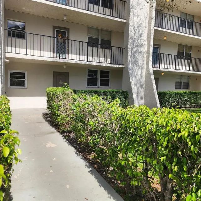 4 of 20 - 9311 Orange Grove Drive #114, Davie, FL
