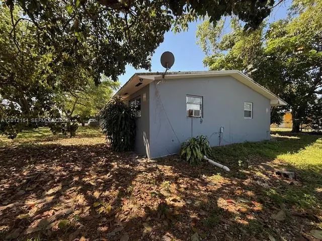5 of 14 - 151 Nw 164th Street, Miami, FL