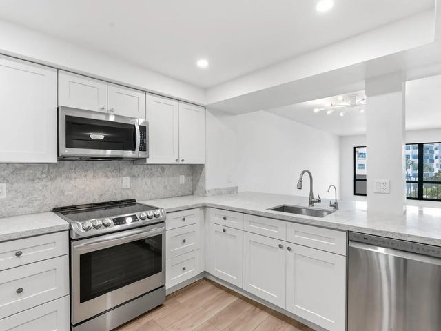 3 of 39 - 5000 N Ocean Boulevard #306, Lauderdale-By-The-Sea, FL