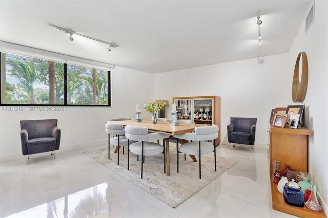 3 of 48 - 20341 W Country Club Drive #th-11, Aventura, FL