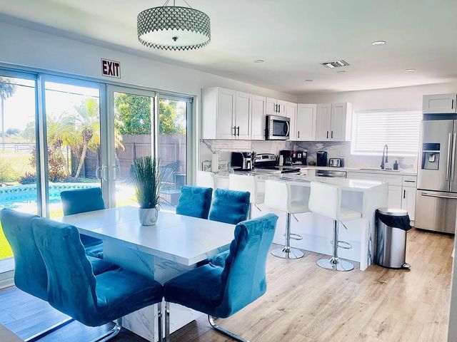 4 of 31 - 3705 Garden Lane, Miramar, FL
