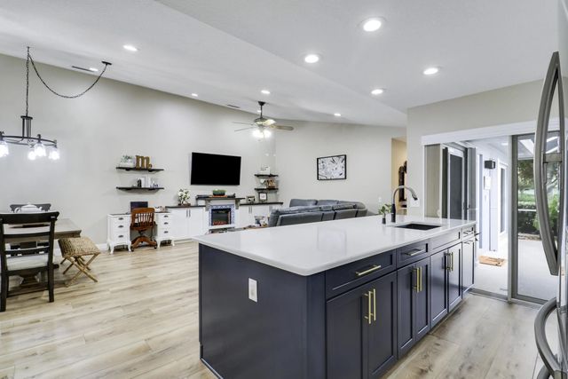 4 of 35 - 1228 Nw Sun Terrace Circle #d, Port St. Lucie, FL