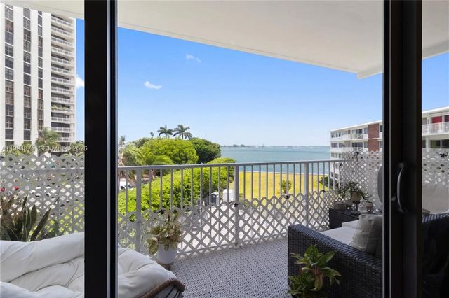 3 of 20 - 1700 Ne 105th #408, Miami Shores, FL