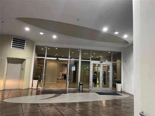 2 of 59 - 1750 N Bayshore Drive #3403, Miami, FL