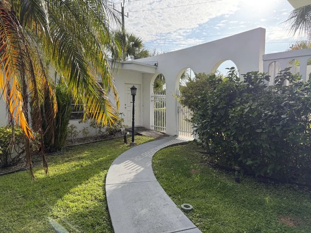 3 of 41 - 161 Ne 10th Avenue #12b, Hallandale Beach, FL