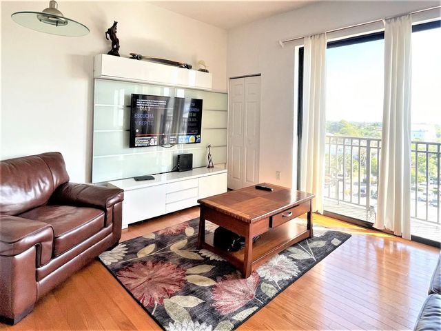 4 of 14 - 511 Lucerne Avenue #616, Lake Worth Beach, FL
