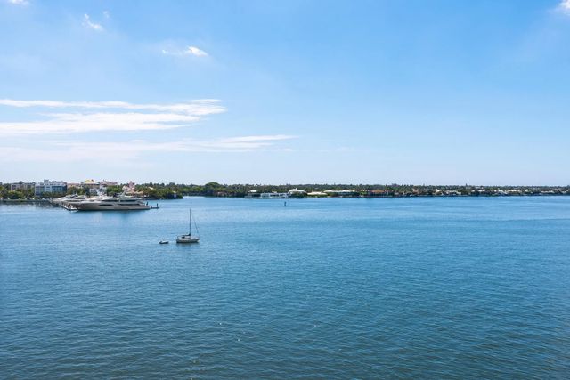 5 of 19 - 1200 S Flagler Drive #705, West Palm Beach, FL
