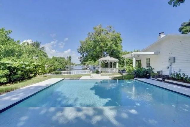 2 of 66 - 1808 N 17th Ave Avenue N, Lake Worth Beach, FL