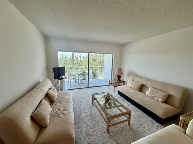 4 of 13 - 3150 N Palm Aire Drive #804, Pompano Beach, FL