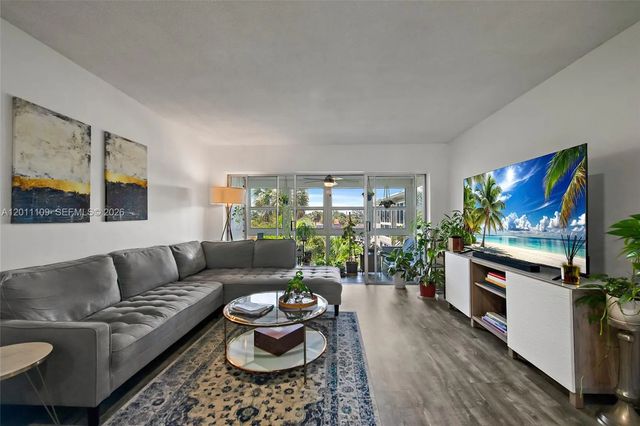 5 of 32 - 1100 Sw 12th Street #300, Fort Lauderdale, FL