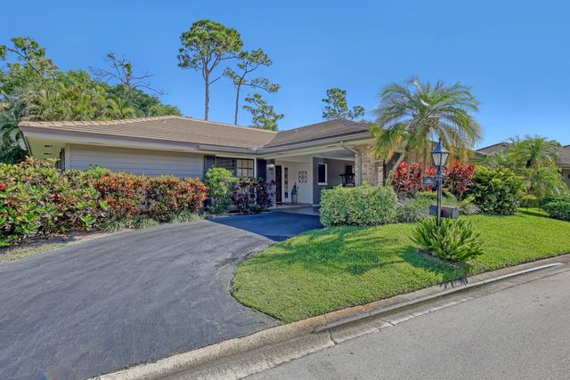 652 Cypress Key Circle, Atlantis