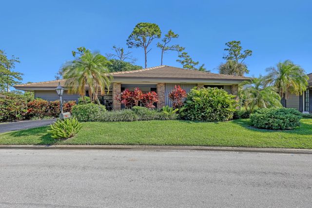 2 of 28 - 652 Cypress Key Circle, Atlantis, FL