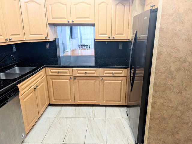 3 of 27 - 6651 Racquet Club Drive, Lauderhill, FL