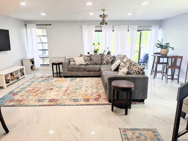 5 of 27 - 6651 Racquet Club Drive, Lauderhill, FL