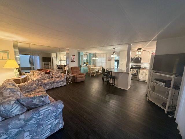 4 of 48 - 8044 Se Patriot Avenue, Hobe Sound, FL