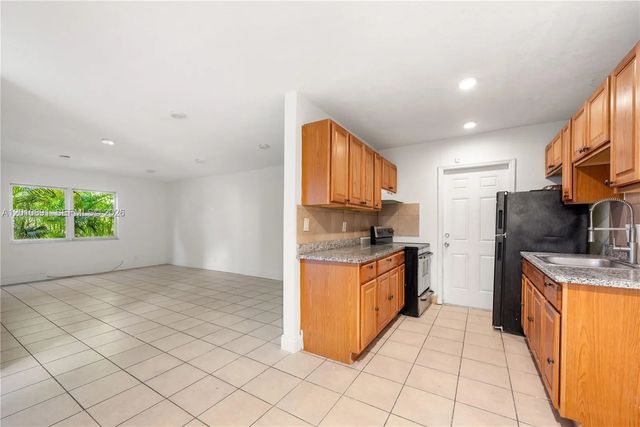 5 of 37 - 608 Sw 16th Avenue, Fort Lauderdale, FL