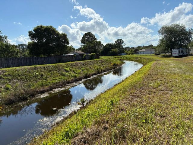 1292 Sandusky Street Se, Palm Bay
