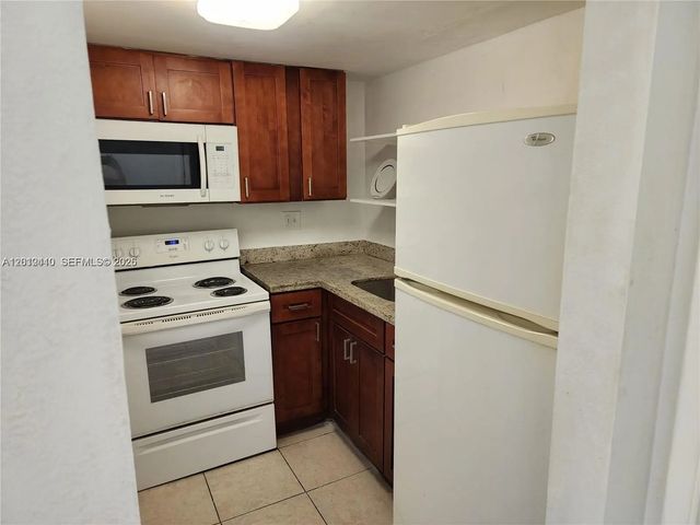 3 of 9 - 241 Se 9th Avenue #103, Pompano Beach, FL