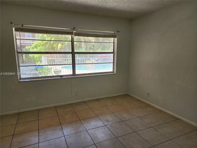 5 of 9 - 241 Se 9th Avenue #103, Pompano Beach, FL