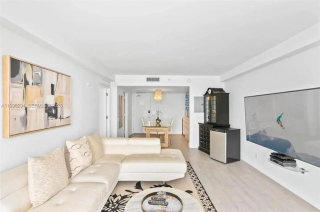 3 of 11 - 1100 West Avenue #410, Miami Beach, FL