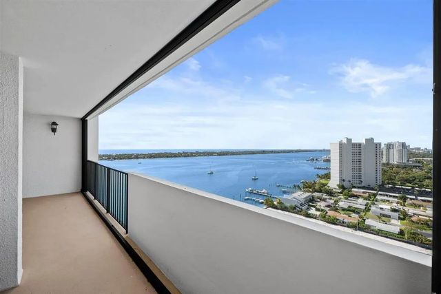 2 of 39 - 5600 N Flagler Drive #2304, West Palm Beach, FL