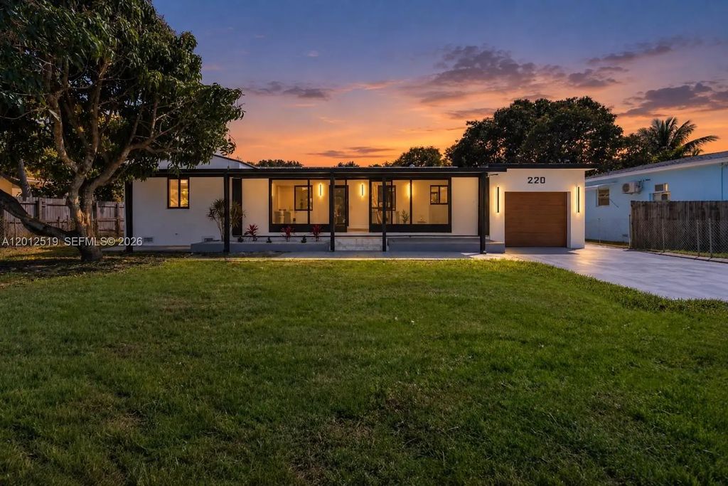 220 Nw 144th Street, Miami