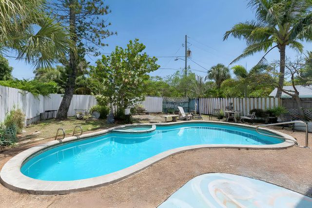 5 of 19 - 502 S Palmway, Lake Worth Beach, FL