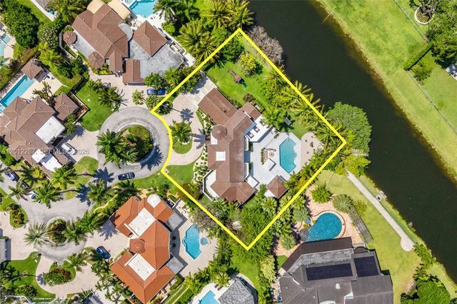 8763 Sw 61st Place, Pinecrest