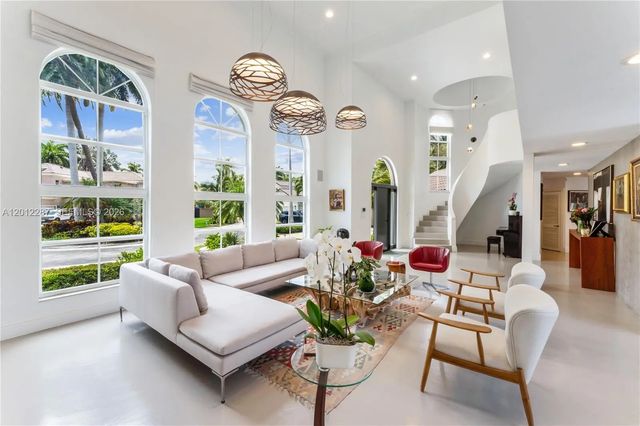 4 of 30 - 8763 Sw 61st Place, Pinecrest, FL