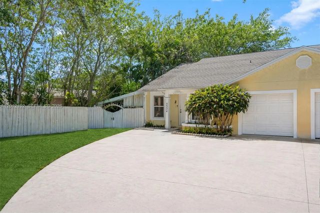 2 of 29 - 5324 Gray Fox Court, West Palm Beach, FL