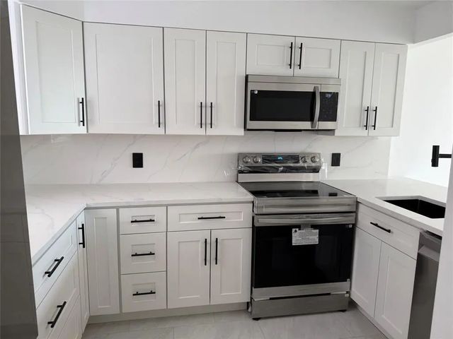 112 Royal Park Drive #4b, Oakland Park