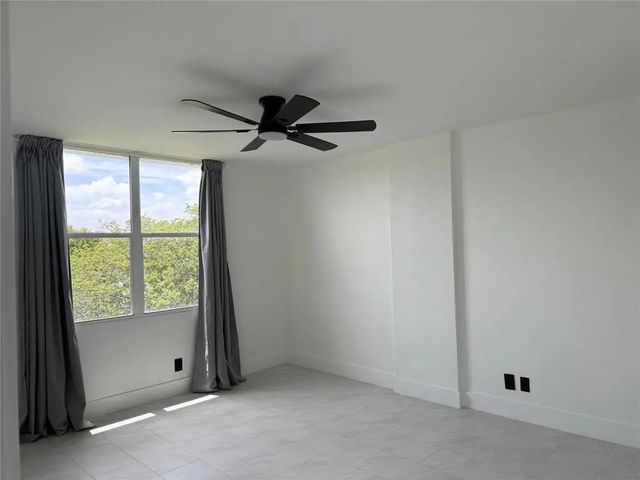 5 of 21 - 112 Royal Park Drive #4b, Oakland Park, FL