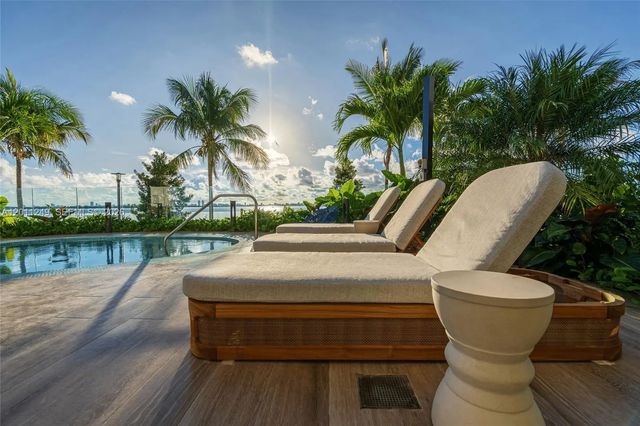 4 of 42 - 725 Ne 24th Street #301, Miami, FL