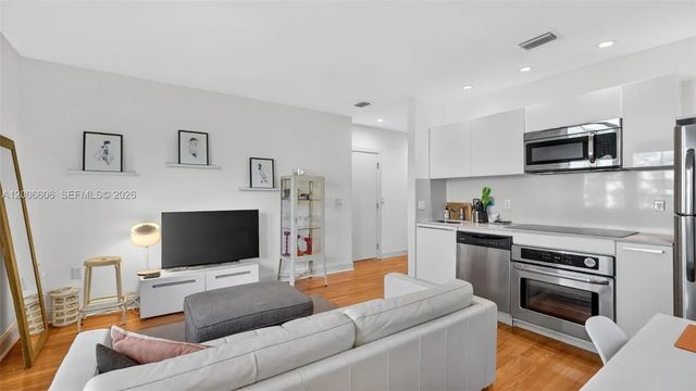 5 of 35 - 1410 Euclid Avenue #6, Miami Beach, FL