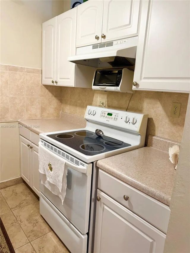 5 of 31 - 900 Atlantic Shores Boulevard #220, Hallandale Beach, FL