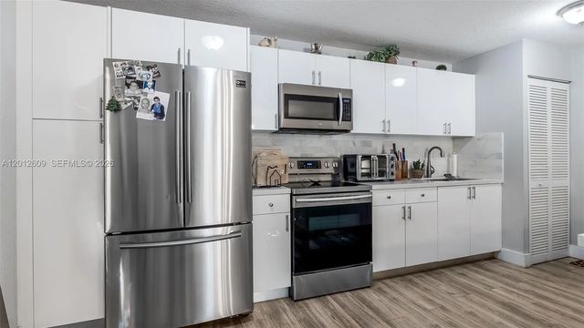 4 of 17 - 7208 Fairway Drive #i9, Miami Lakes, FL