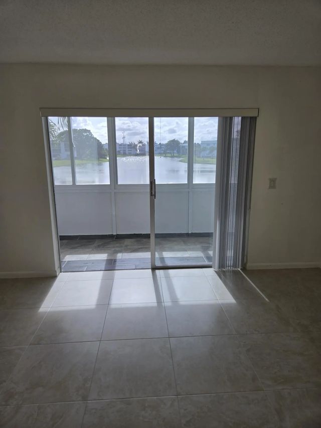 4 of 21 - N/A, West Palm Beach, FL