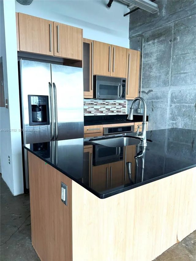 5 of 8 - 8101 Biscayne Boulevard #r-410, Miami, FL