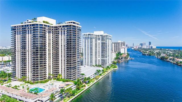 3 of 13 - 19667 Turnberry Way #18d, Aventura, FL
