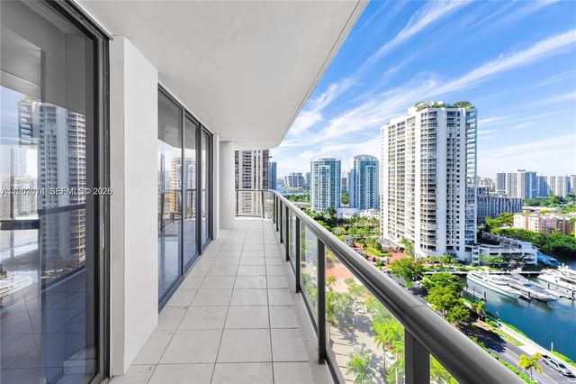 4 of 13 - 19667 Turnberry Way #18d, Aventura, FL