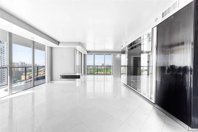 5 of 13 - 19667 Turnberry Way #18d, Aventura, FL