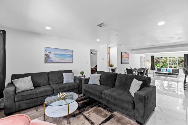 4 of 36 - 1010 Sw 32nd Street, Fort Lauderdale, FL