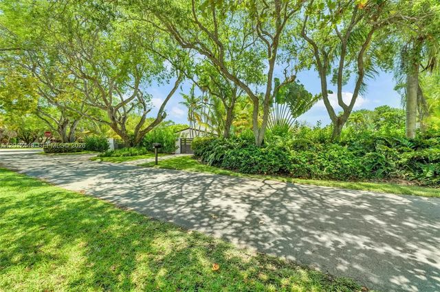 4 of 70 - 6200 Sw 118th Street, Pinecrest, FL